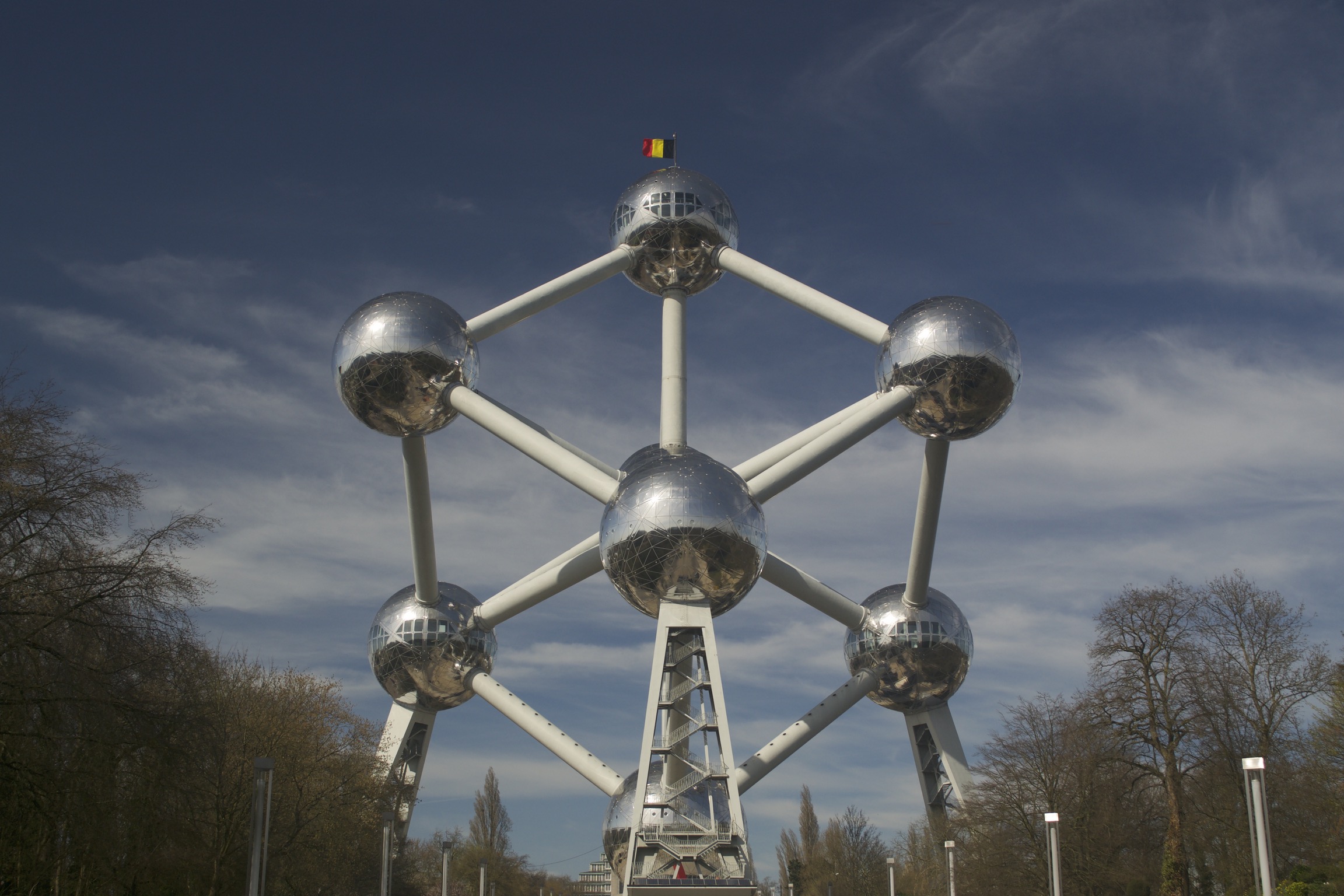 The Atomium seen from one of its cubic diagonals, revealing a hexagonal cross-section.